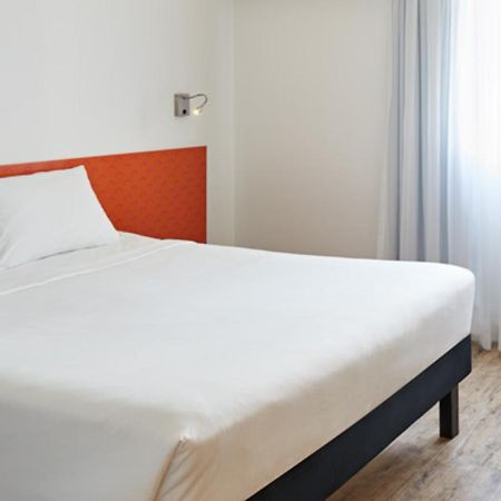 Отель Ibis Styles Balneario Camboriu - 1 Quadra Do Mar Экстерьер фото