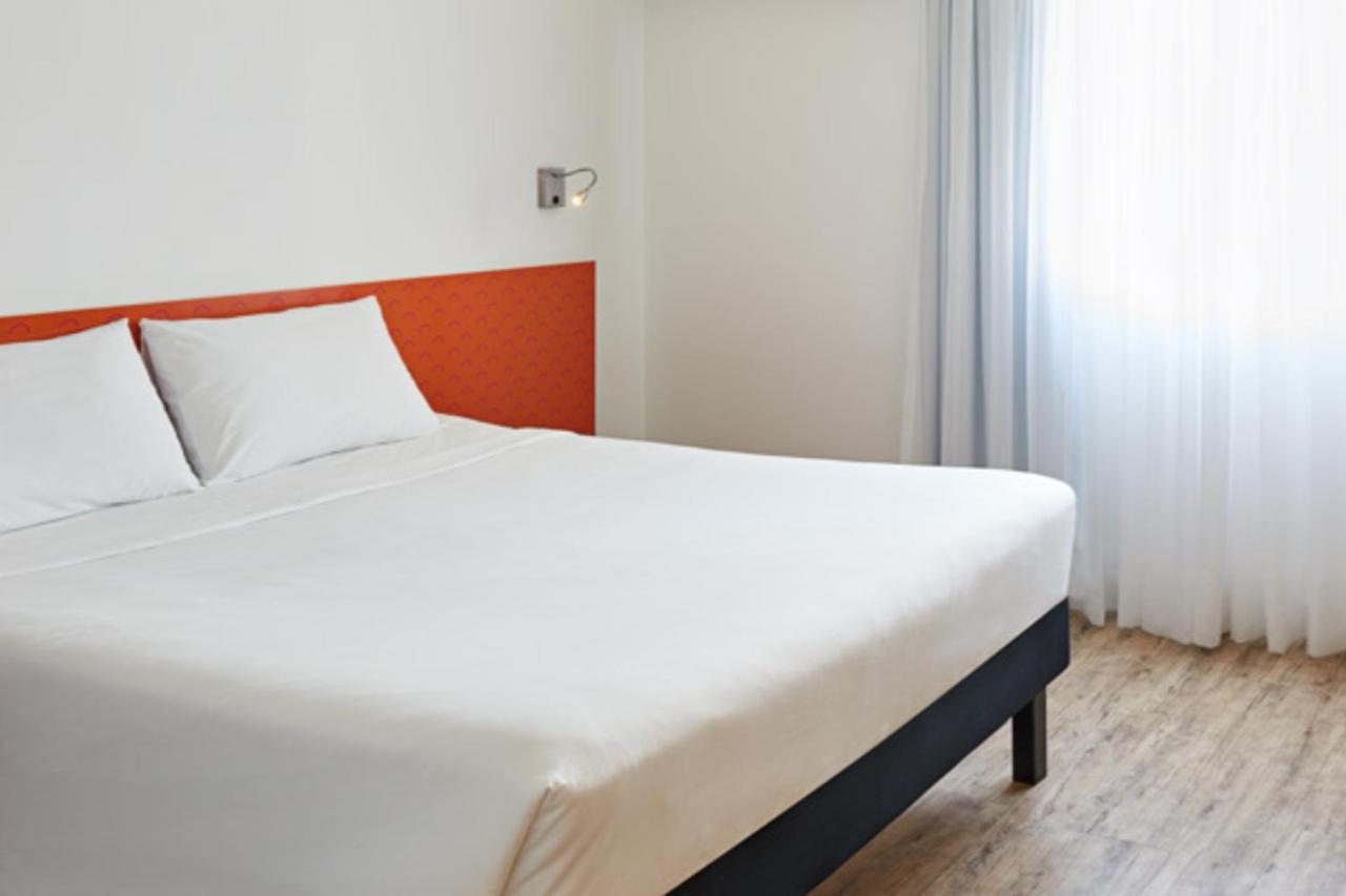 Отель Ibis Styles Balneario Camboriu - 1 Quadra Do Mar Экстерьер фото